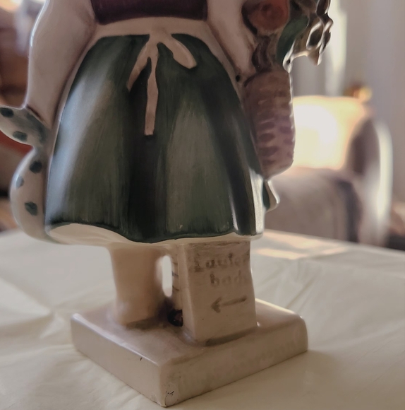 HUMMEL FIGURINE Weary Traveller Goebel #204 Germany Amazing Condition RARE - Picture 9 of 9